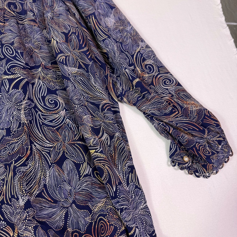 Johnny Was Shades of Silk Blouse L Blue Floral Paisley Scalloped Pearl Button - Picture 15 of 16